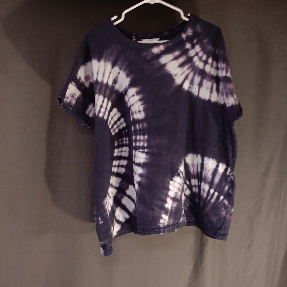 Navy, purple, and white tie dye short sleeve